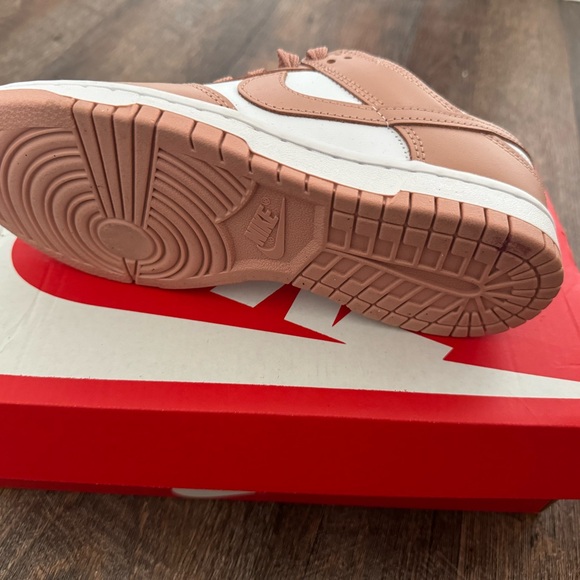 Nike Dunk Low  size 6.5 - Picture 2 of 3